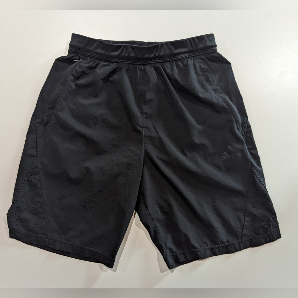 Adidas Women's Black Short w/ Laser Cut Detail & Zipper Pockets 9" Inseam Small